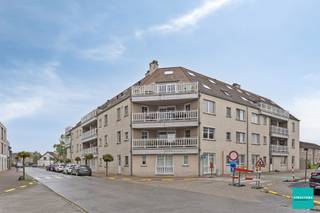 Op zoek naar een instapklaar appartement met een uitstekende EPC-score? Dit lichtrijk gelijkvloers appartement met autostaanplaats is perfect...