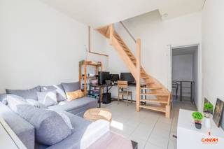 Deze woning bevindt zich in een eenrichtingsstraat op vijf minuten fietsen van het centrum van Gent vlakbij invalswegen en lokale...