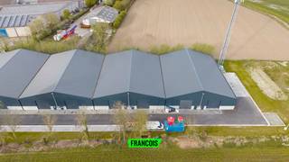 Ben je op zoek naar een slimme investering of een nieuwe uitvalsbasis voor je onderneming? Deze gloednieuwe KMO-units in Werken (Kortemark) bieden...