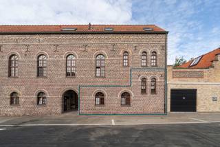 Dit appartement bevindt zich op het gelijkvloers rechts, in de residentie "De Brouwerij", een uniek gerenoveerd industrieel gebouw.De indeling van...