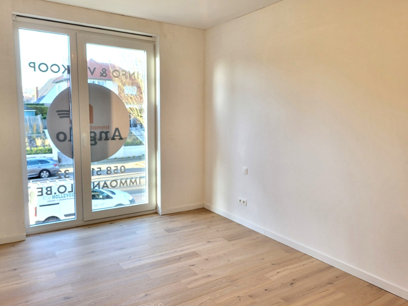 Spacious 2-bedroom flat - photo 5