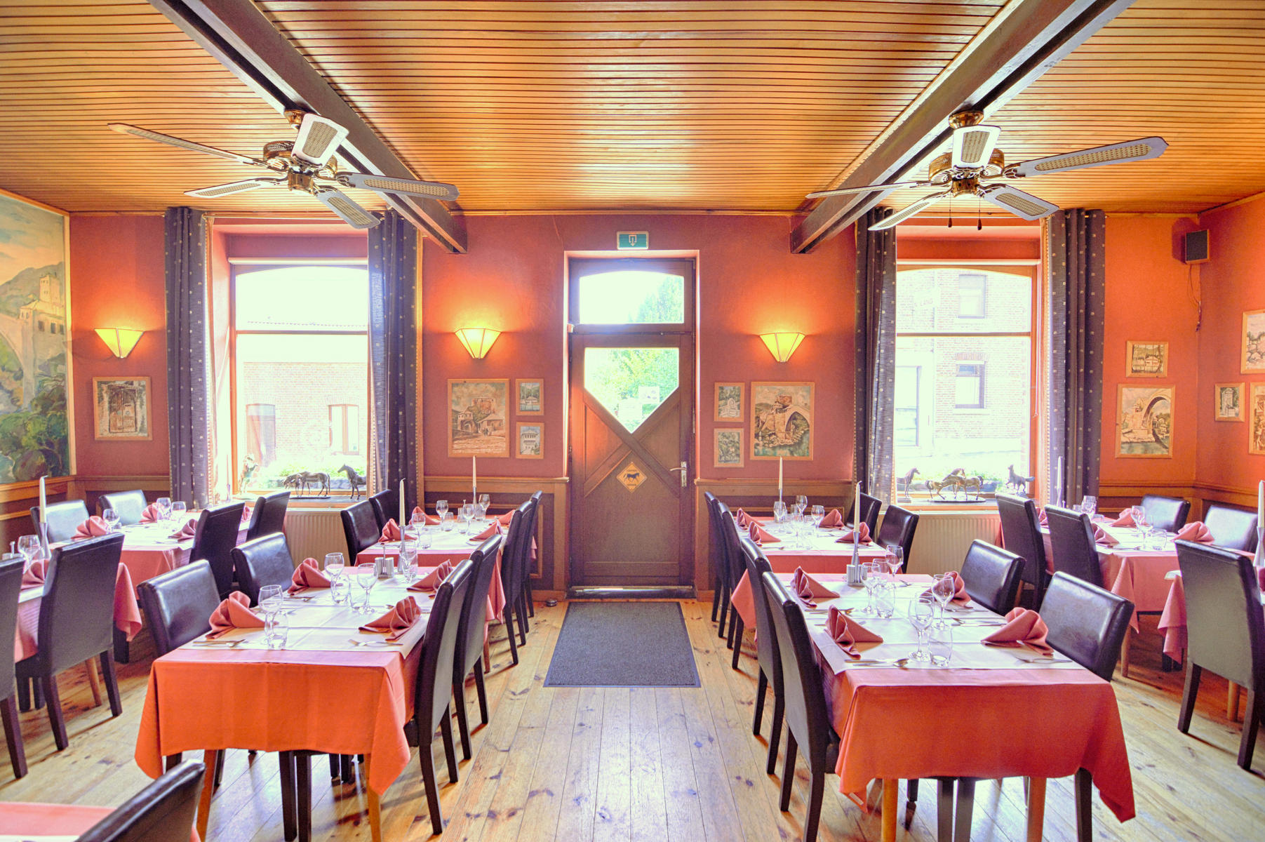 Statig horecapand met feestzaal en riante woonst. - foto 2