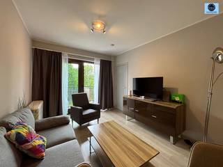 <p><span>GOED GELEGEN 1-SLAAPKAMER APPARTEMENT IN DE NABIJHEID VAN OPENBAAR VERVOER</span><span> </span></p><p><span>Vraagprijs: 179.000 euro</span></p><p><span> </span></p><p><span>Dit appartement is zeer goed gelegen in de nabijheid van openbaar vervoer, scholen en winkels. </span></p><p><span>Het appartement bevindt zich op de 3de verdieping. Lift aanwezig!!</span></p><p><span> </span></p><p><span>Het appartement heeft volgende indeling: open keuken, eetruimte en living. verder treft u nog de slaapkamer en de badkamer met douche, toilet en lavabo. </span></p><p><span>Er is een balkon aanwezig aan de voorkant van het gebouw. </span></p><p><span> </span></p><p><span>Het appartement wordt verwarmd met elektriciteit en beschikt over dubbele beglazing in hout. </span></p><p><span>Wordt momenteel verhuurd. </span></p><p><span> </span></p><p><span>Voor info of bezoek bel 0472/29.25.04 of stuur een mail naar <span>louis@svena.be</span></span></p><p><span>Stedenbouwkundig uittreksel/inlichtingen in aanvraag!</span></p><p><span> </span></p><p><span> </span></p>