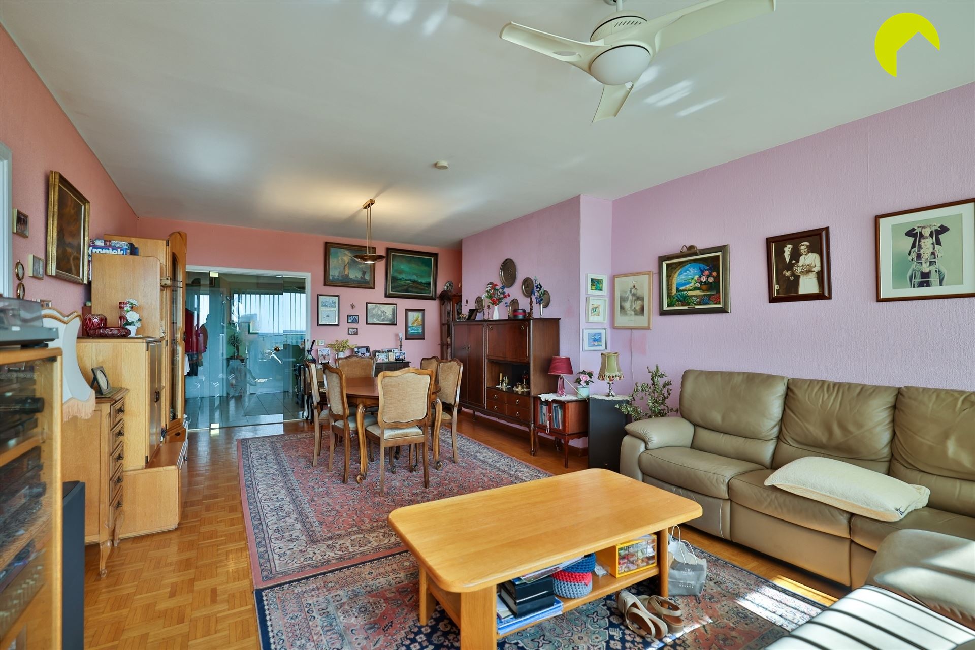 Twee-slaapkamerappartement met 2 terrassen en weids uitzicht in het centrum van Wilrijk! - foto 4