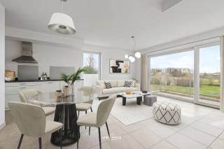 Dit instapklare en energiezuinige appartement uit 2016 bevindt zich op een rustige locatie in Kallo en biedt een prachtig open zicht op...