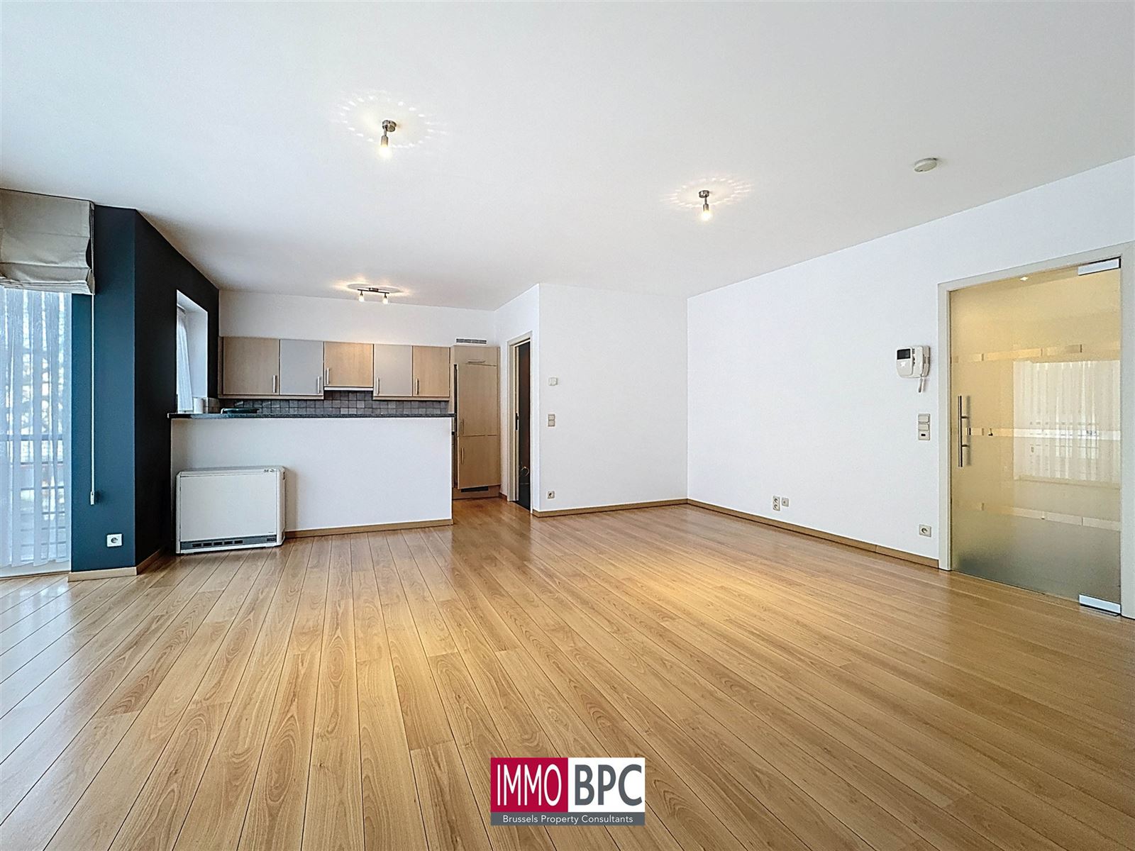 MODERN APPARTEMENT IN HARTJE JETTE – TOPLIGGING NABIJ PLACE MIRROR - foto 2