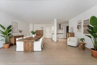 Prachtig nieuwbouwappartement van 128.38 m² , 2 terrassen met een totale oppervlakte van 22.11 m² te koop op plan .Dit RUIM appartement bestaat uit...