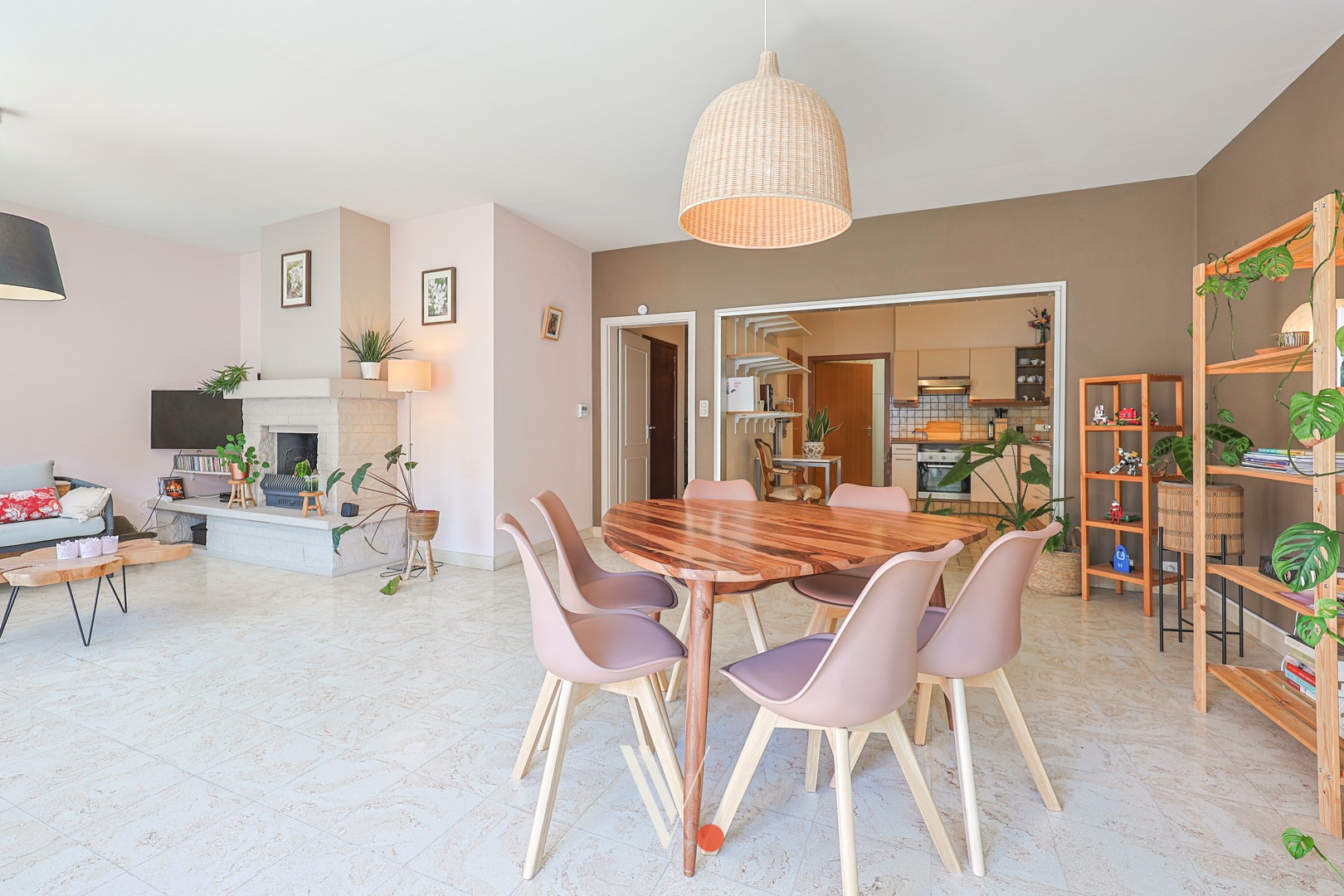 Ruim 3-slaapkamerappartement met 2 terrassen, garagebox en staanplaats – EPC-label B - foto 2