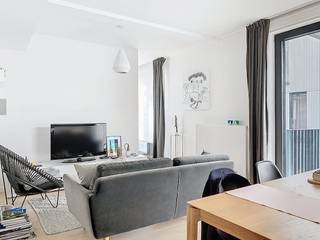 Dansaert - Ruim bemeubelde studio met parking te huur met groot terras in de Dansaertwijk, vlak aan het kanaal in Brussel. Geniet van een...