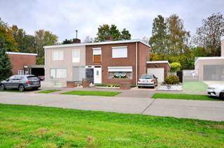 Deze woning is de ideale investeringseigendom, en is al jaren betrokken door dezelfde zorgzame bewoonster. Voorwaarde bij deze verkoop: is dat de...