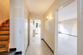 Op zoek naar een betaalbare woning die je volledig naar eigen smaak kan renoveren? Dan is deze gesloten bebouwing in Hamme precies wat je zoekt.Deze...