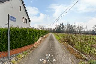 Voor meer info en foto’s, surf naar www.swevers.be – Op zoek naar een betaalbaar stukje groen in een rustige omgeving met tal van mogelijkheden?...