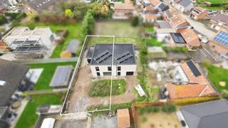 Verkaveling 'Tabaksveld' is een prachtige nieuwbouwrealisatie van 2 tijdloze en uiterst kwalitatieve halfopen woningen. De woningen zijn gelegen...