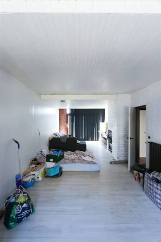 Bent u op zoek naar een woning waar u zelf de afwerking bepaalt? Dan biedt deze projectwoning in Bredene u de perfecte basis om uw woonwensen...