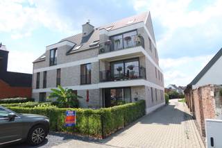 Dit recente gelijkvloers appartement (gebouwd in 2022) is zeer energiezuinig en is gunstig gelegen op wandelafstand van alle voorzieningen...