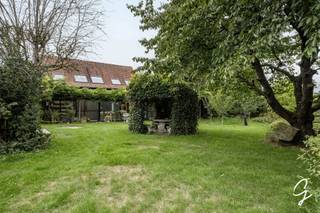 <div>
<p>Country living with space for both living and working</p>
<p></p>
<p>Looking for a property where country living and self-employment can be perfectly combined? This spacious house in Geraardsbergen offers, subject to some refurbishment, every opportunity to turn it into a real gem.</p>
<p></p>
<p>On the ground floor, the house features several spacious living areas, a kitchen and numerous practical rooms. The large garage, workspace and outbuildings make this property particularly appealing for a self-employed person, a hobbyist or anyone in need of plenty of storage space.</p>
<p></p>
<p>There are currently two bedrooms, with further potential to increase the number of bedrooms. This means the property can grow perfectly in line with your family or future plans.</p>
<p></p>
<p>The main selling points? The rural location, the space, the outbuildings and the exceptional garage capacity. A property with character and, above all, plenty of potential.</p>
<p></p>
<p>Asking price: €539,000</p>
<p></p>
<p>Interested? Contact Kat – 0473/42.76.99 – katrien@cornelis-g</p>
<i></i></div>
