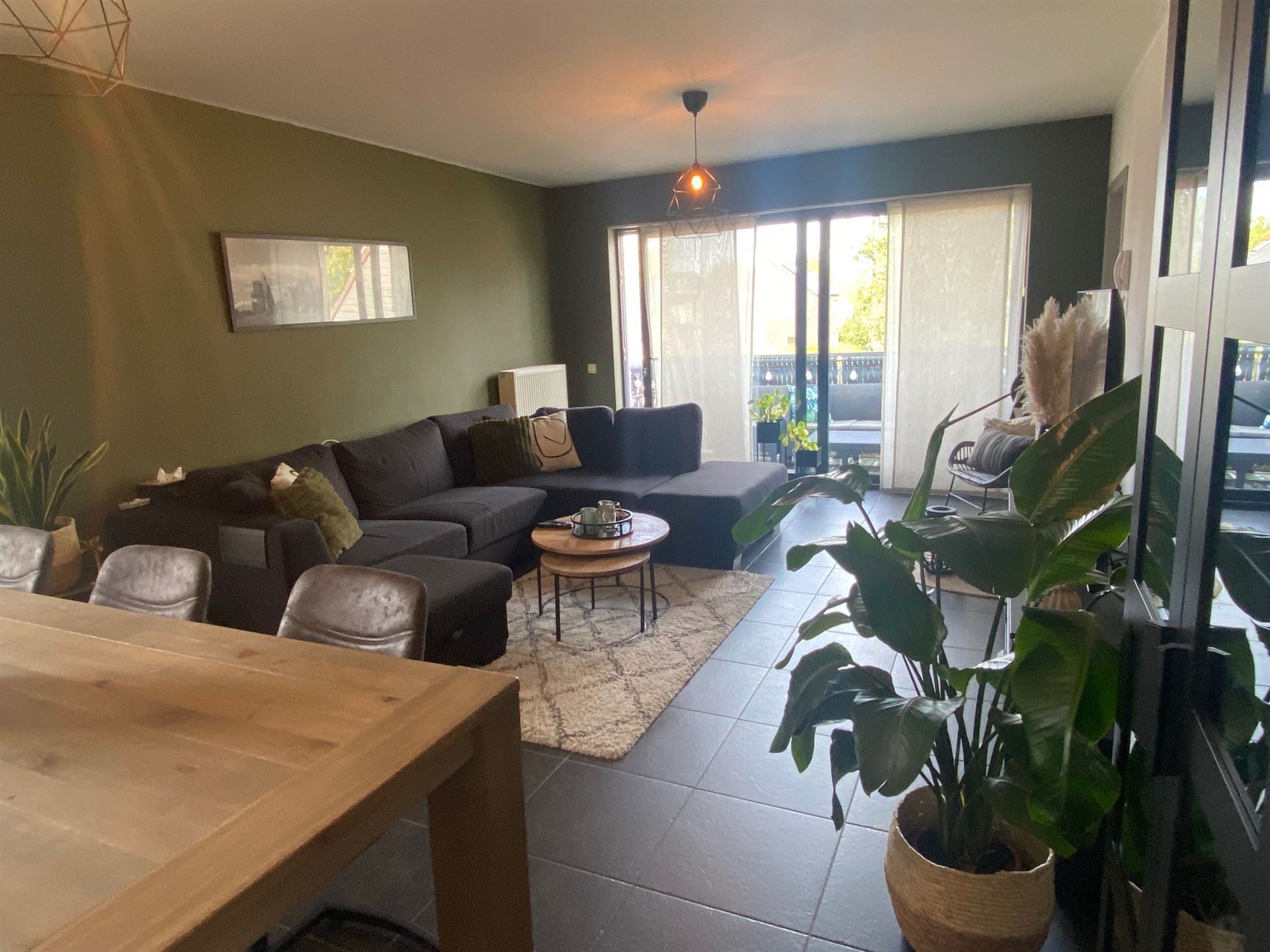 Appartement met 2 slaapkamers en terras - foto 3