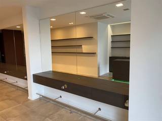 TE KOOP : Verhuurde handelsruimte als investering! Gelegen in DE winkelstraat van Geel, Pas 129, is dit pand een ideale investering.  Er zit een...