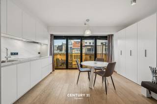 **Lichtrijke studio te Heverlee**Deze lichtrijke studio bevindt zich net buiten de ring van Leuven. Op minder dan 10 minuten fietsen zit je in de...