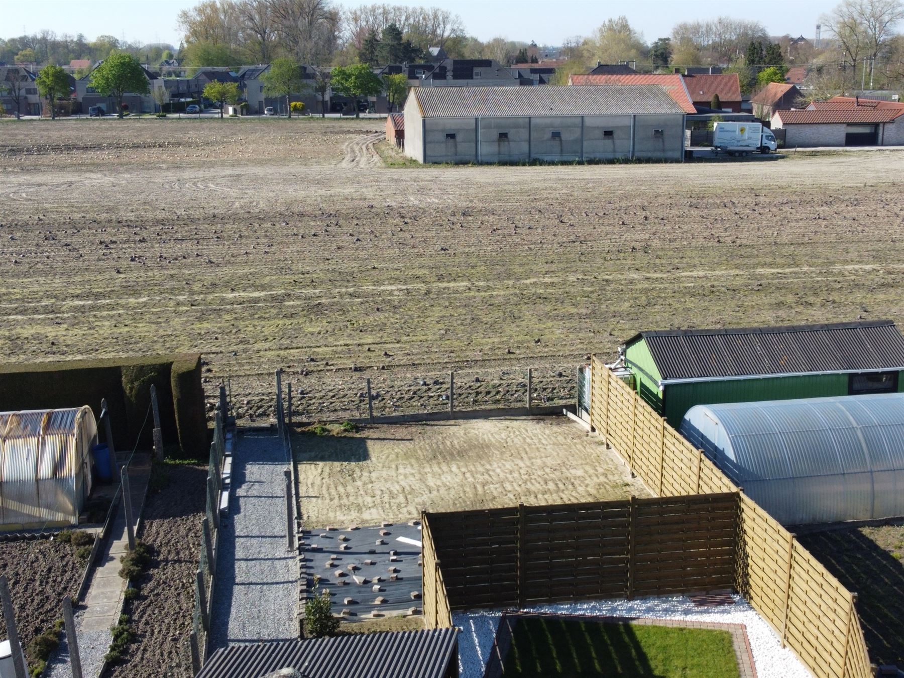 Rustig wonen in een doodlopende straat, met open zicht en een ruime tuin - foto 4