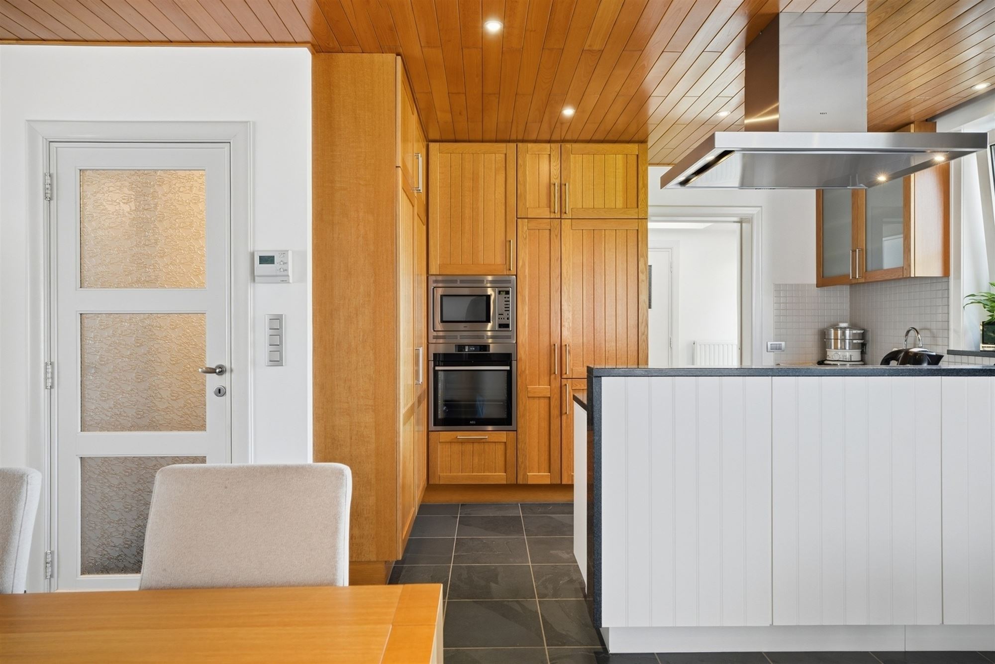 Ruime en solide halfopen bebouwing op 828 m² - foto 4