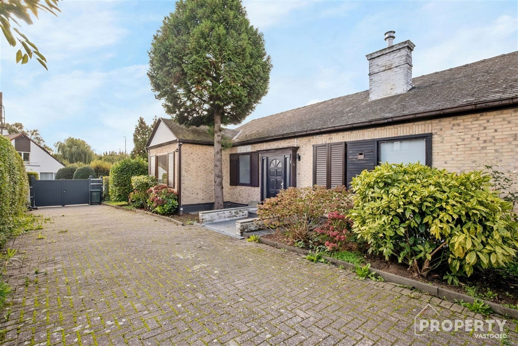Bungalow - photo 1