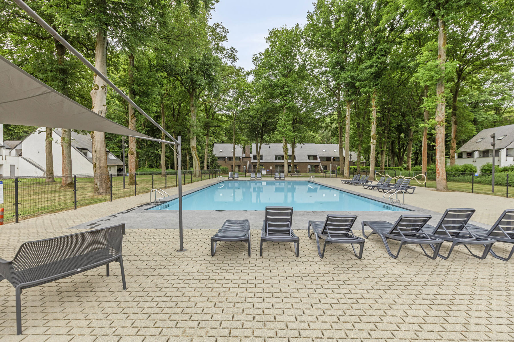 Volledig gerenoveerde vakantiewoning in Hengelhoef – Instap klaar en gemeubileerd! - foto 4