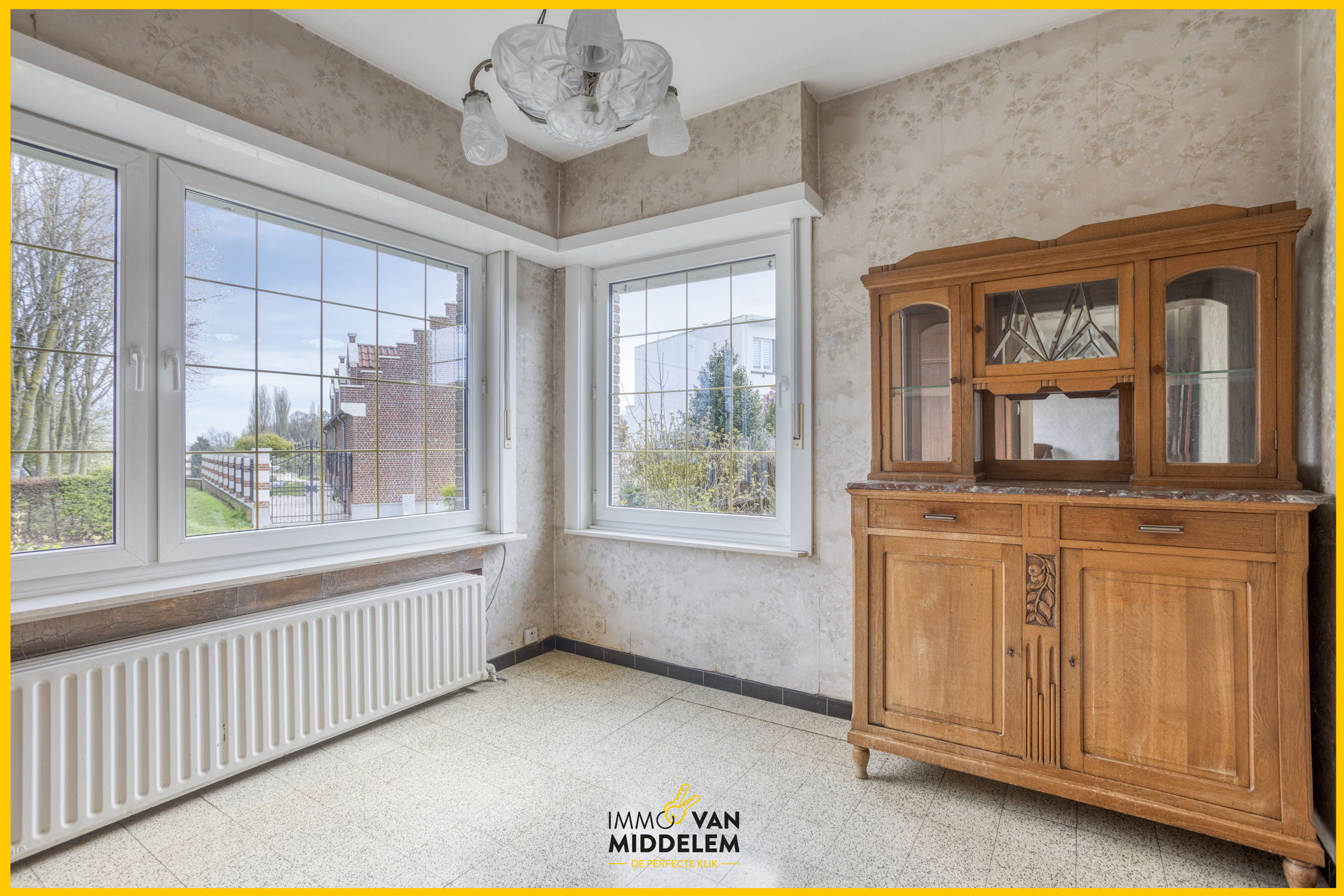 DEELS TE RENOVEREN WONING MET 4 SLPK, TERRAS, TUIN EN GARAGE - foto 4