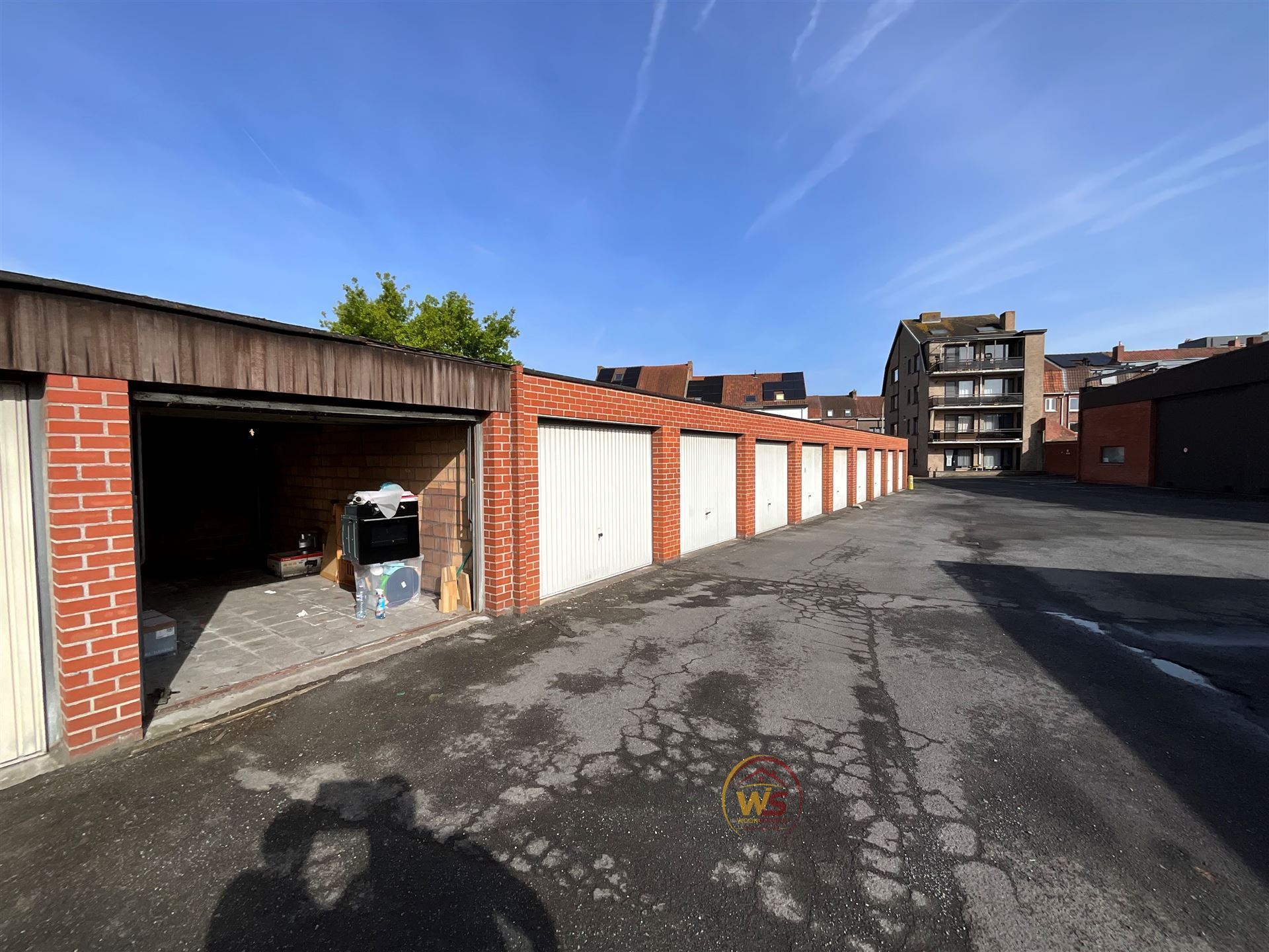 Garage te huur.