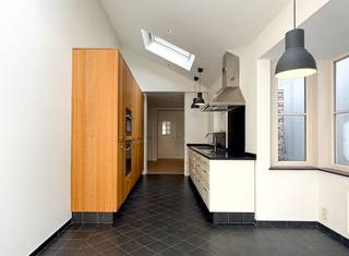 Op zoek naar een woning waar je zó kan intrekken, op een toplocatie? Deze charmante woning in de Lamperstraat te Bazel bevindt zich pal in...