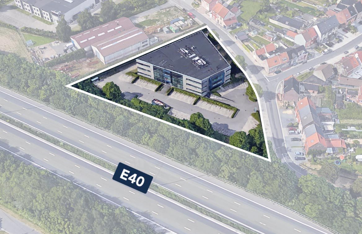 1.200 m² de bureaux au dernier étage, visibilité unique sur l'E40 à Melle - photo 5