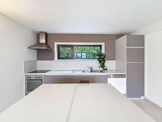 Op zoek naar comfortabel wonen in alle rust, maar toch vlakbij het centrum? Dit unieke gelijkvloersappartement in Denderhoutem combineert...