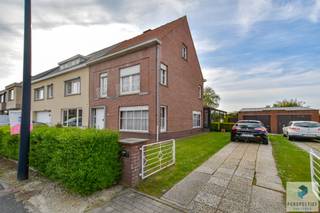 Rustig en centraal gelegen woning met landelijk uitzicht, grote garage en tuin.Deze te renoveren woning is gelegen in een rustige omgeving en biedt...