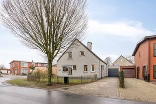 Deze stijlvolle open bebouwing combineert ruimte en comfort op een perceel van 545 m² met een totale bewoonbare oppervlakte van 204m².De...