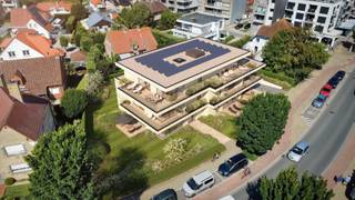 Achat à 6% de TVA possible. Grand appartement ensoleillé près du centre de Coxyde et à qq minutes de la plage.  L'appartement comprend: entrée, buanderie, deux chambres, SDB, wc, cuisine équipée, living avec salle à manger, grande terrasse ensoleillée.  Possibilité d'acquérir un garage dans la résidence (à partir de 55.000 euro). Réf. Ozan 00.02