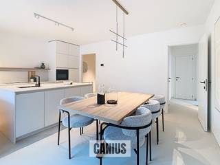 <p><span>Wonen in Tuin der Broeders?</span></p><p><span>Is kiezen voor de meest centrale ligging in hartje Sint-Truiden. </span></p><p><span>Door de succesvolle verkoop van fase 1 (60% verkocht – werken reeds gestart), nu ook verkoop fase 2.</span></p><p><span> </span></p><p><span>Tuin der Broeders is een project waar twee werelden elkaar ontmoeten. Zo kan men op de site genieten van de stilte in een oase van groen. Dit in combinatie met het bruisende stadsleven dat lonkt om de hoek. De site straalt authenticiteit &amp; kwaliteit uit. Dit alles met het oog op duurzame stadsontwikkeling. </span></p><p><span> </span></p><p><span>Ontdek de verschillende types van appartementen met twee slaapkamers in Tuin der Broeders en dit vanaf € 370.000 euro excl. kosten.</span></p><p><span> </span></p><p><span>Troeven: </span></p><p><span>- Afwerking naar eigen smaak</span></p><p><span>- Een nieuwe site in een groene omgeving</span></p><p><span>- Divers aanbod aan BEN appartementen</span></p><p><span>- Inpandige terrassen die een prachtige verlenging van uw leefruimte vormen</span></p><p><span>- Parkeergelegenheid op dit site door aanwezigheid van een ondergrondse auto- en fietsparking. </span></p><p><span>- Mogelijkheid om te genieten van 6% btw, nu ook voor investeerders (*indien men aan de voorwaarden voldoet).</span></p><p><span> </span></p><p><span>Nieuwsgierig naar dit project? </span></p><p><span>Kom kennismaken en ontdek het volledige aanbod van Tuin der Broeders?</span></p><p><span>Contacteer uw lokale makelaar, Canius Real Estate via telefoon 011 74 12 36 of via mail <span>info@canius.be</span></span><span> en maak een afspraak in ons kantoor nabij de site.</span></p><p><span> </span></p><p><span>*Deze gegevens zijn louter ter informatieve titel. De vermelde oppervlaktes zijn slechts indicatie. Canius Real Estate kan niet verantwoordelijk gesteld worden voor de juistheid van de aan haar verstrekte gegevens. </span></p><p><span> </span></p><p><span> </span></p>