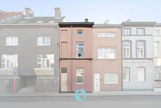 Deze woning is uitstekend gelegen in een rustige straat aan de Muide, vlakbij het gezellige Makelaarspark.<br />Op wandelafstand vindt u een bus- en tramhalte die u direct naar het centrum van Gent brengen.<br /><br />De woning is direct bewoonbaar maar is onderhevig aan de renovatieplicht (label F).<br />Mits het plaatsen van dakisolatie en het vernieuwen van de verwarmingsinstallatie brengt u het label naar C.<br /><br /><u><strong>Indeling:</strong></u><br />Inkomhal, bureau of slaapkamer, leefruimte, kelder, ingerichte keuken, badkamer met toilet en douche, gezellige stadskoer en buitenberging.<br />Op het eerste en tweede verdiep vindt u telkens twee ruime slaapkamers, dus maar liefst 4 in totaal!<br /><br />Heeft u interesse in deze woning?<br />Leg snel uw bezoek vast via 0498/45.30.15 of mail naar kurt@vastgoeddevos.be.