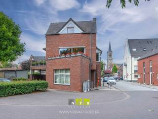 LICHTRIJK DUPLEXAPPARTEMENT (135m²) MET 2 SLAAPKAMERS EN 2 TERRASSEN IN HET CENTRUM VAN STOKKEM.ADRESSteenkuilstraat 73, 3650 Dilsen-StokkemTROEVEN-...