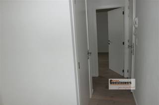 Trendy instapklaar appartement op de 3de verdieping met 1 slaapkamer. Gunstig gelegen in centrum bij Centraal Station. Lift aanwezig...