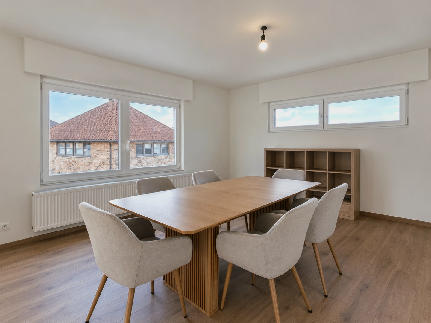VOLLEDIG GERENOVEERD EN ENERGIEZUINIG APPARTEMENT MET TERRAS EN AUTOSTAANPLAATS! - foto 3