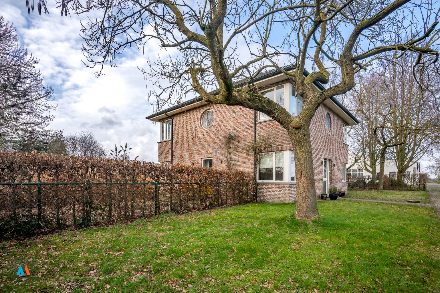 Unieke landbouwlocatie met bedrijfswoning en loods - foto 5