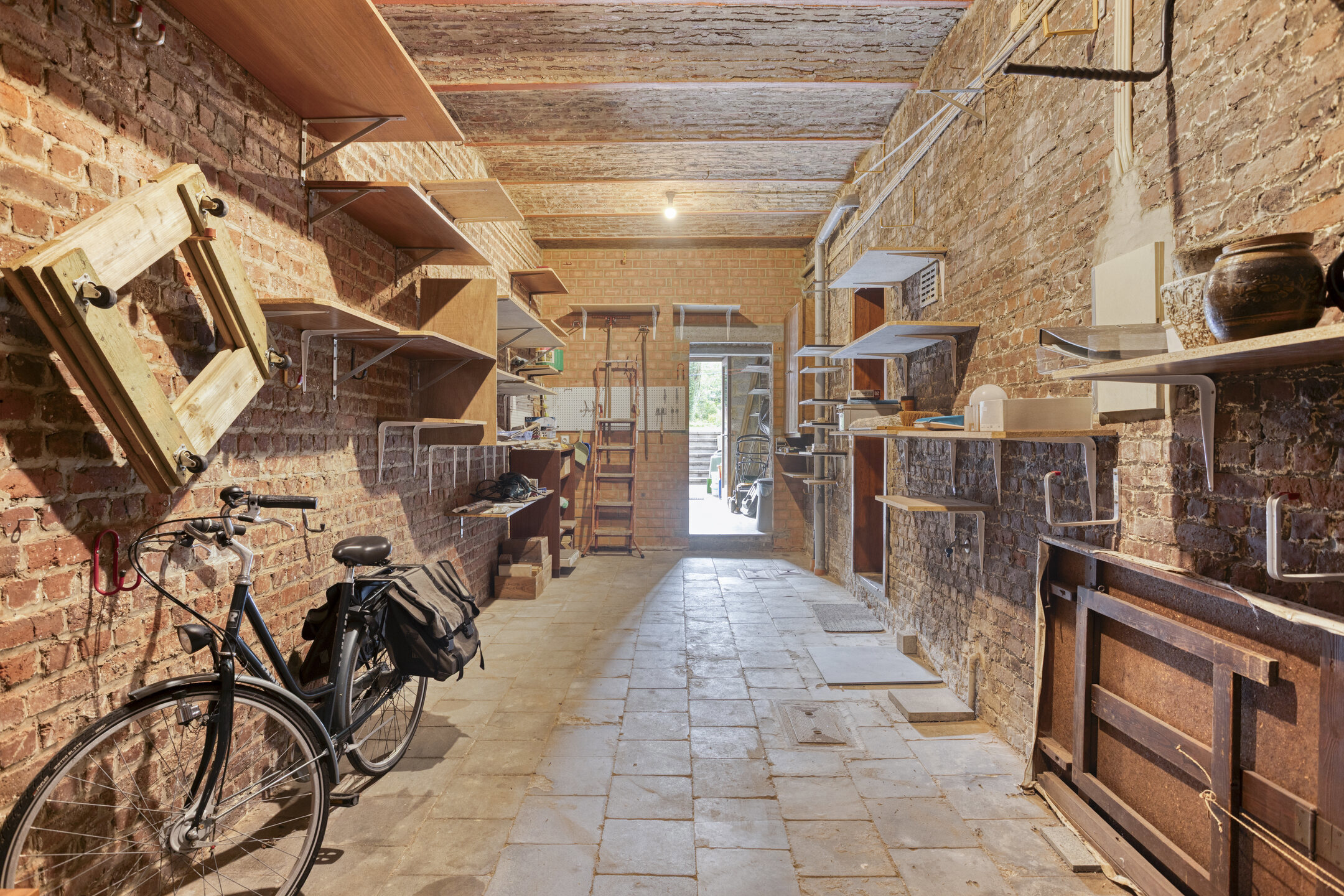 Woning met 5 kamers, garage &amp; grote tuin in het centrum! - foto 4