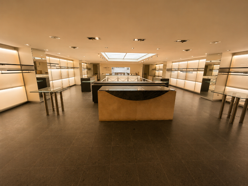 PRACHTIG UNIEK GOED ONDERHOUDEN PAND IN DE STATIONSTRAAT VAN 700 M² GROOT MET ACHTERUITWEG 5 GARAGE / MAGAZIJN VIA REGENTIESTRAAT - photo 4