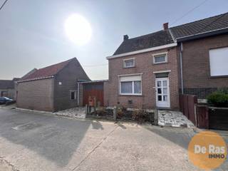BALEGEM – Renovatieproject met uitbreidingsmogelijkheden en zuidgerichte tuin.De woning is gelegen in een rustige en aangename buurt, met een vlotte...