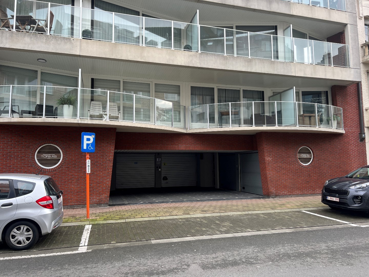 Garagestaanplaats in hartje centrum van Knokke nabij de Lippenslaan en het Albertstrand - foto 1
