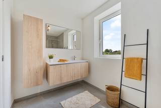 <strong>Parkwoning B2 - Menenstraat Wevelgem</strong><br /><br />Deze <strong>parkwoning </strong>bevindt zich in een <strong>knus en kleinschalig woonerf</strong> langs de Menenstraat in Wevelgem.<br />De <strong>moderne nieuwbouwwoning</strong>  beschikt over een <strong>open leefruimte</strong>, <strong>3 slaapkamers</strong> en een eigen <strong>private zuid-west gerichte tuin</strong>.<br /><br />De woning is <strong>casco </strong>(tem de pleisterwerken) <strong>of afgewerkt te koop</strong>.<br /><br />De vermelde prijzen zijn exclusief registratierechten (12%) en exclusief BTW (21%)