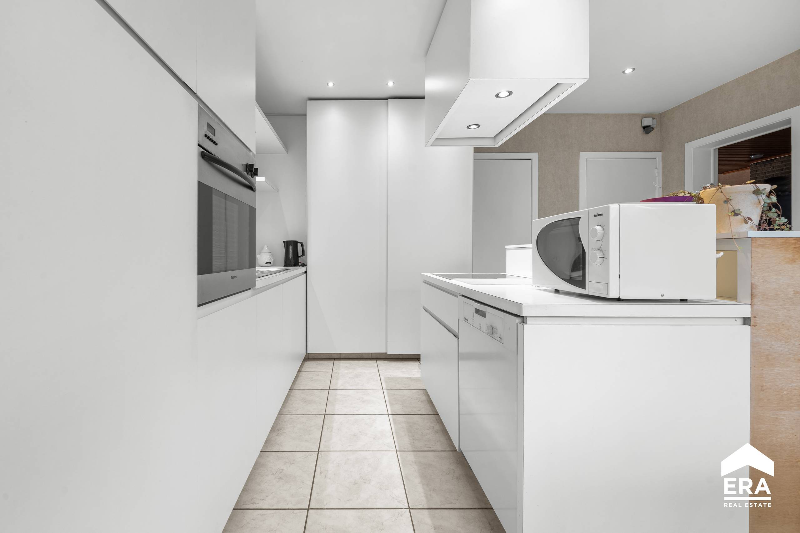 Ruime gezinswoning te koop met garage en atelier - foto 5