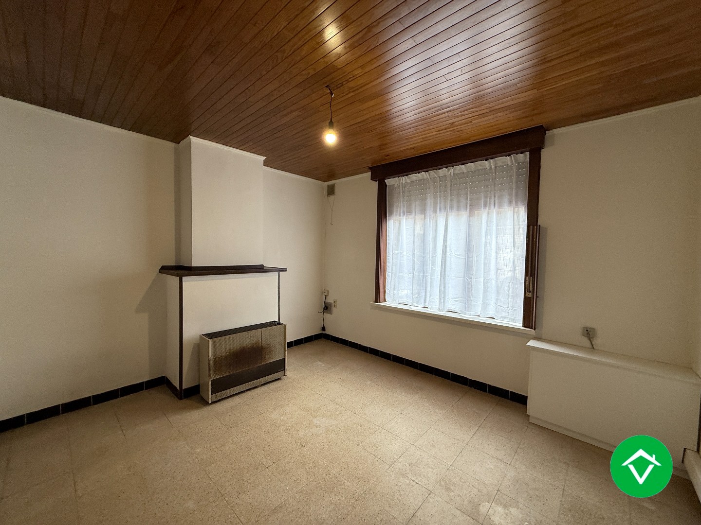 Woning met 3 slaapkamers en koer te centrum Roeselare - foto 3