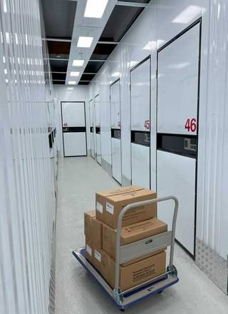 Wij bieden opslagruimte aan van 2-20m² vanaf 51€/maand. En dit in een beveiligd en vernieuwd pand te Aartselaar. U kan spullen veilig en in...