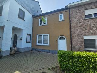 Immo Pické biedt U deze rustig gelegen woning aan in de nabijheid van scholen, winkels, openbaar vervoer en de belangrijkste verbindingswegen...